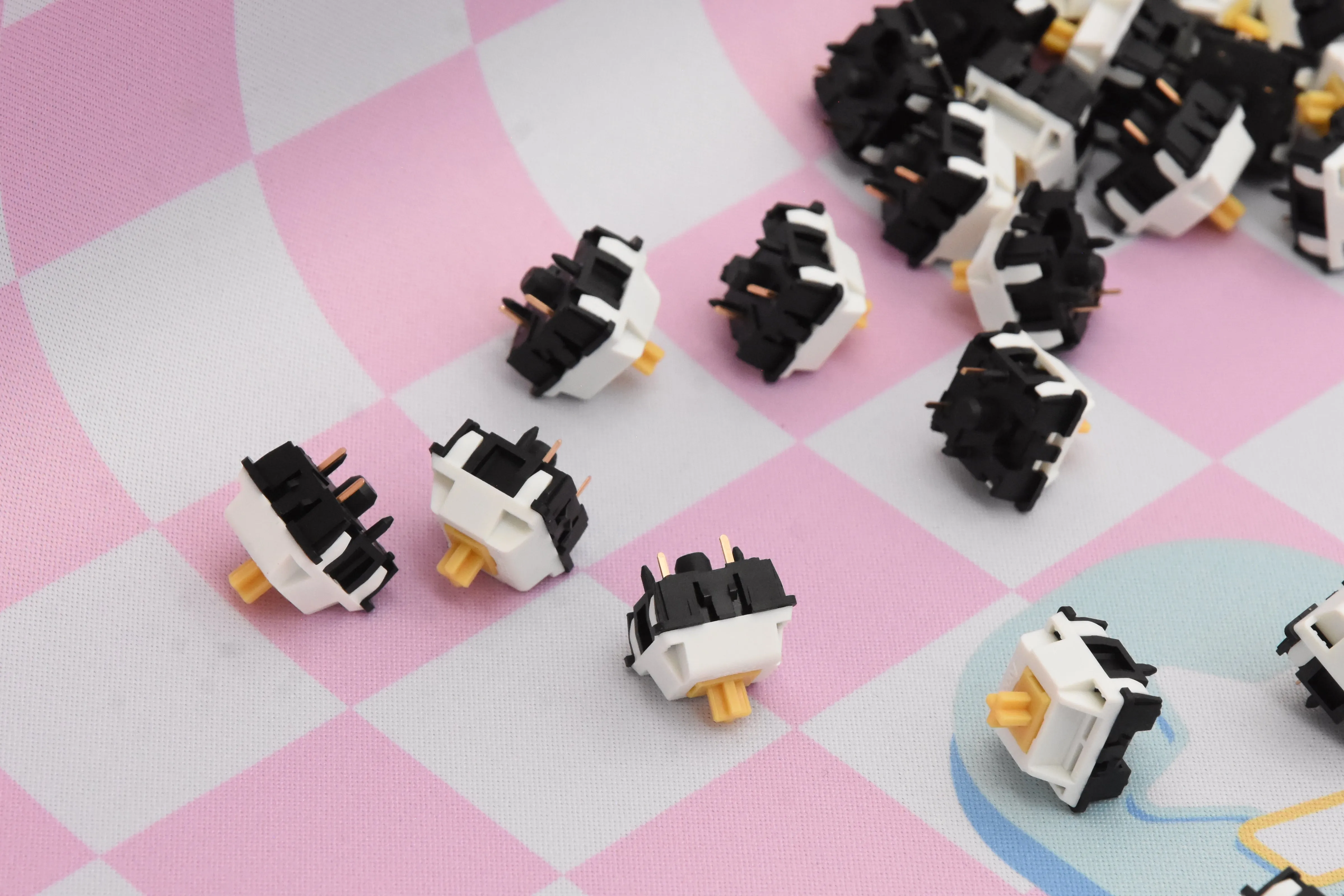 AKKO PENGUIN SILENT TACTILE  SWITCH 10(PCS)