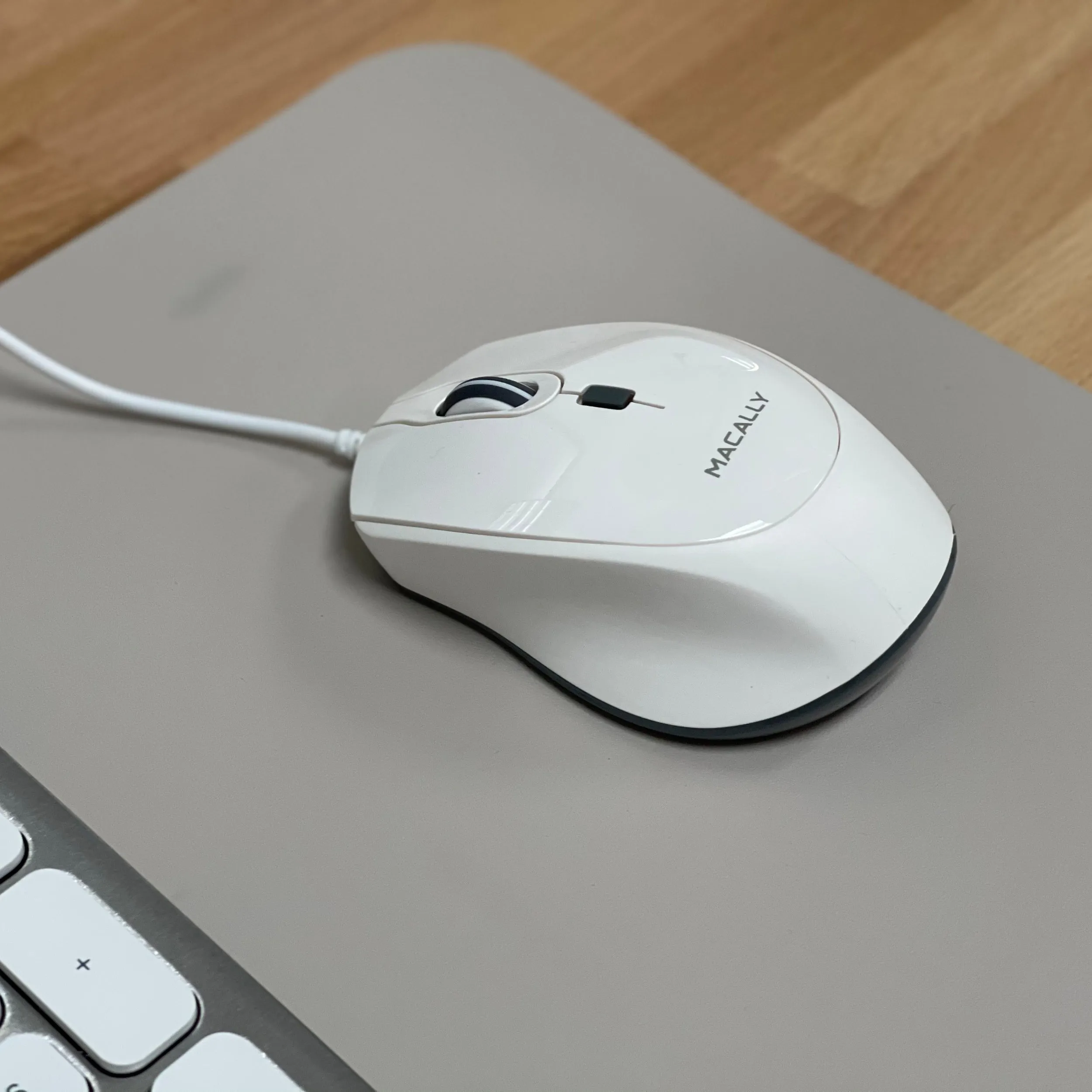 Ergo USB Wired Mouse For Mac and PC with Silent Click