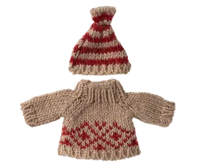 Knitted sweater and hat, Mum mouse