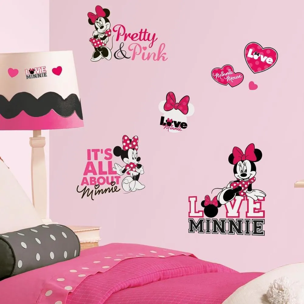 Minnie Loves Pink Wall Decals